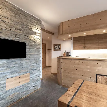 Au Centre De Daire *